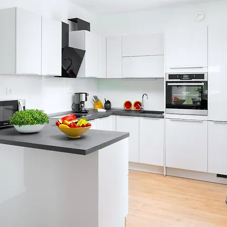 Lux On Kasuni In 아파트