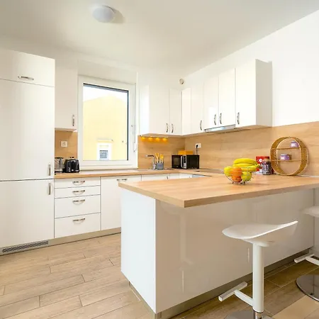 Lux On Kasuni In 아파트