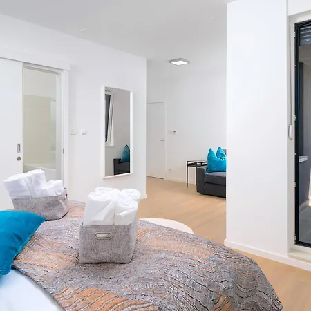 Lux On Kasuni In * 스플리트