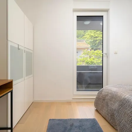 Lux On Kasuni In 아파트