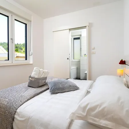 Apartment Lux On Kasuni In Split
