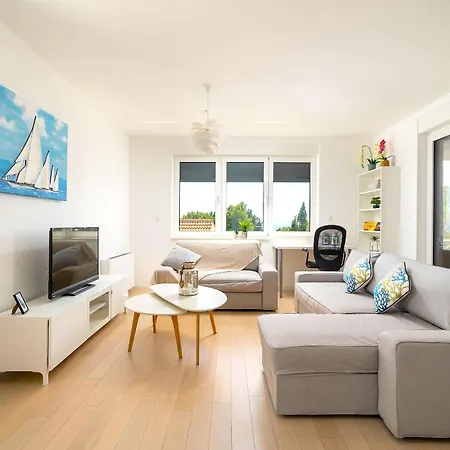 Lux On Kasuni In * 스플리트