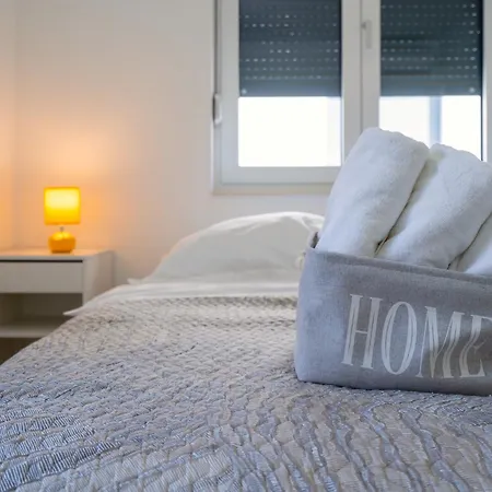 Lux On Kasuni In 아파트