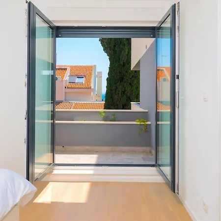 Lux On Kasuni In Спліт