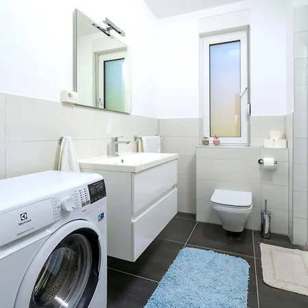 Lux On Kasuni In * Спліт