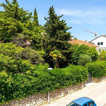 Апартаменти Lux On Kasuni In