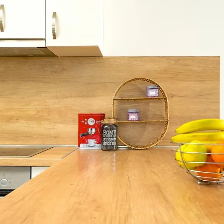 Lux On Kasuni In Спліт