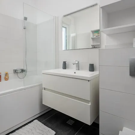 Апартаменти Lux On Kasuni In