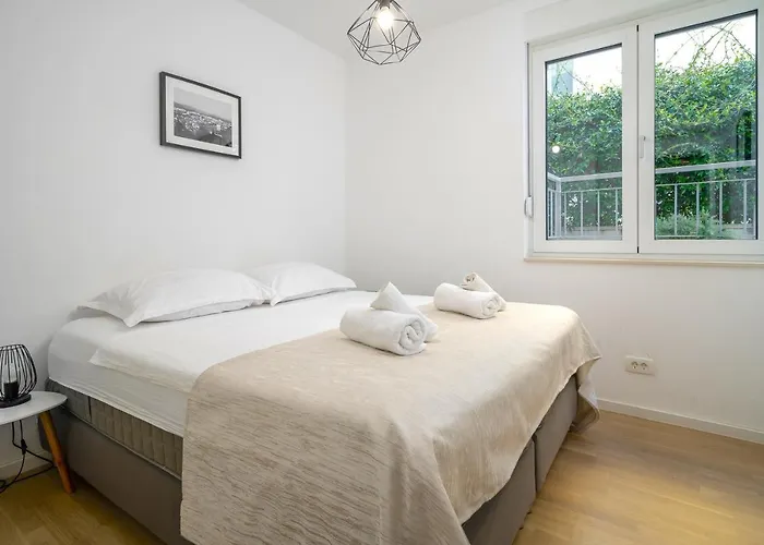 Apartment Lux On Kasuni In Split