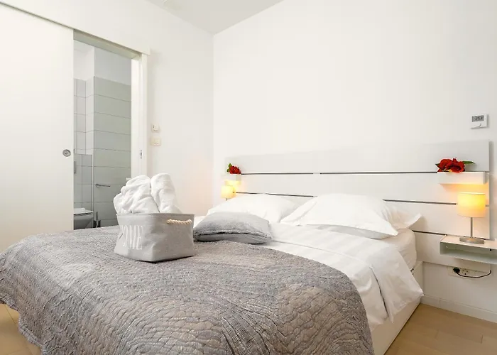 Lux On Kasuni In * Split